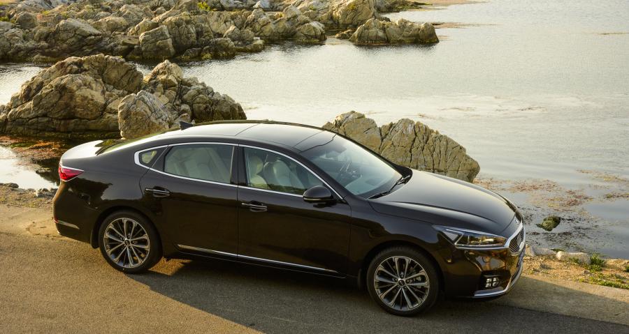  Kia Cadenza 2016 года  (фото 12 из 24)